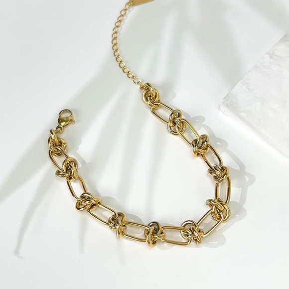18K Gold Plated Knot Bracelet - Picture 1 of 2